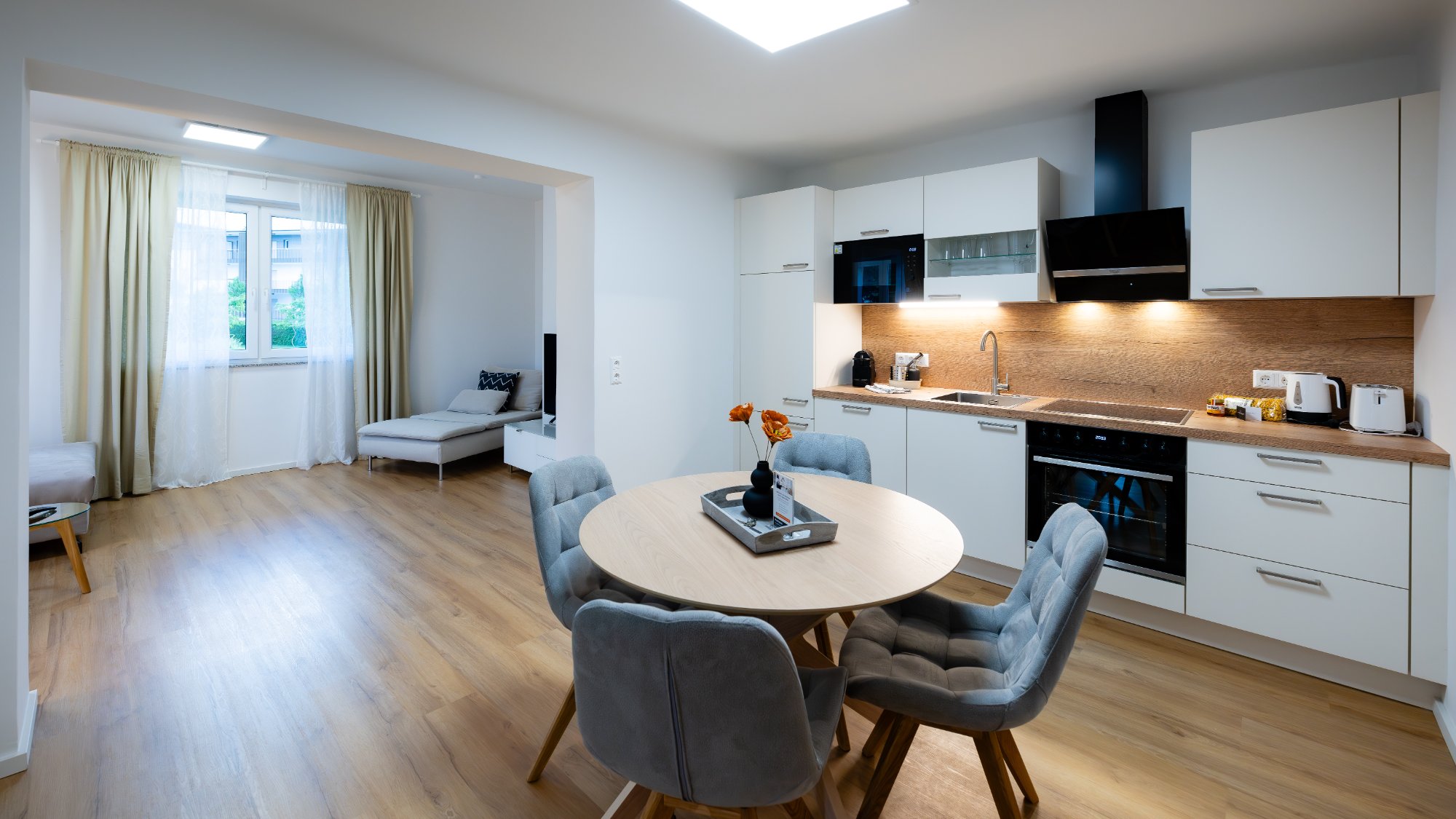 Apartment 6 – Jesse